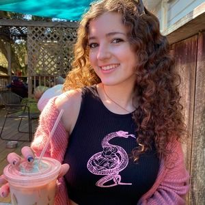 Meet your Posher, Emily